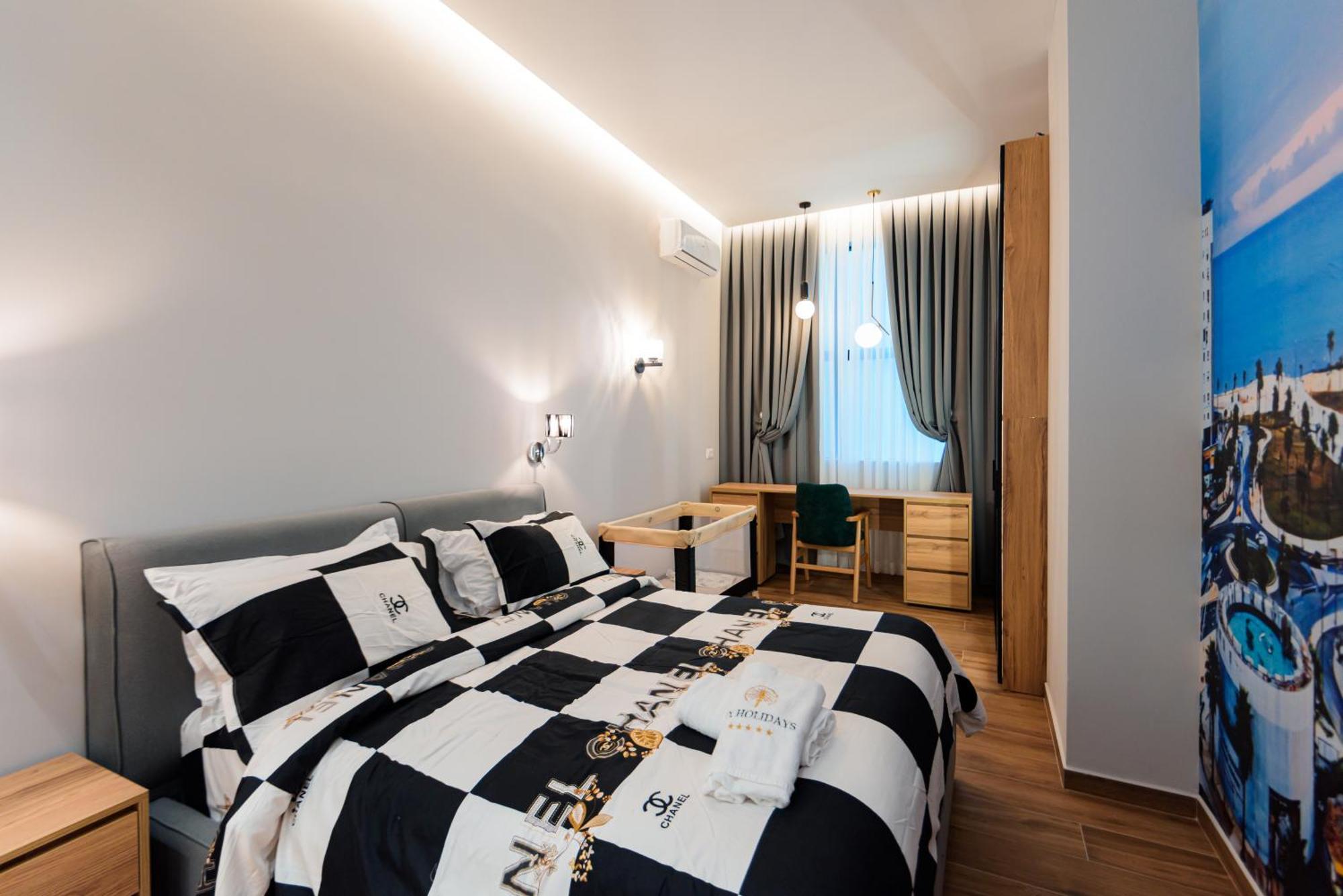Lux Holidays * Durrës